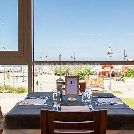 Hotel Cosmopol Cesenatico
