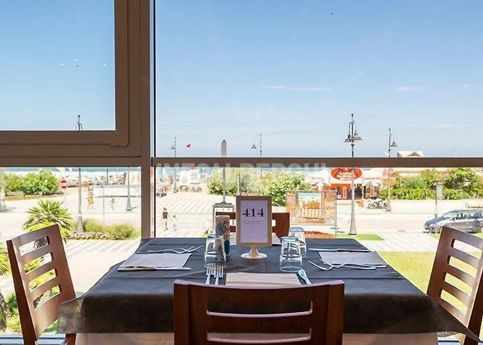 Szálloda Cosmopol Cesenatico